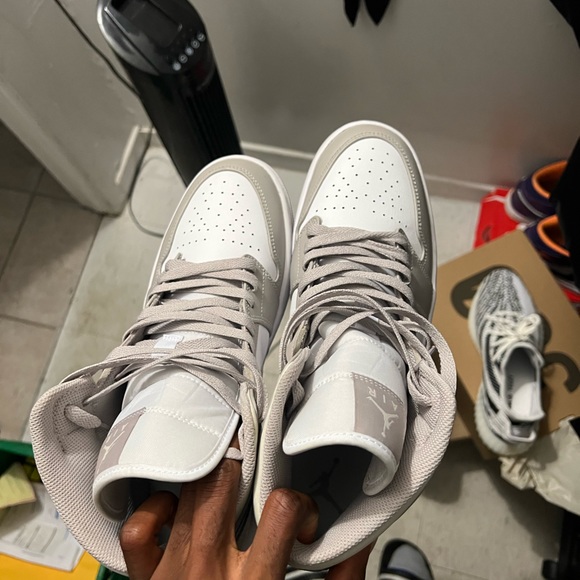 Jordan 1 size 11 with original box. - Picture 2 of 3